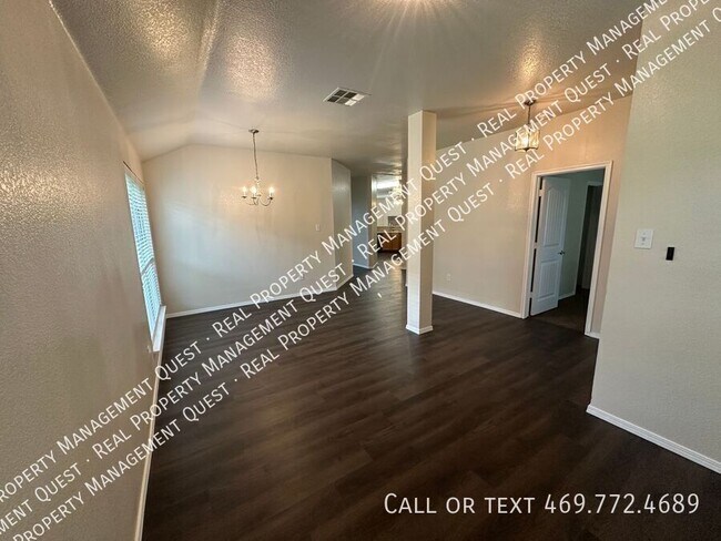 Photo - 2816 Blue Heron Drive- House