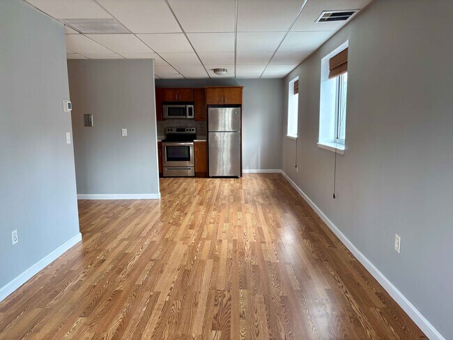 Living Room - 549 E 4th St