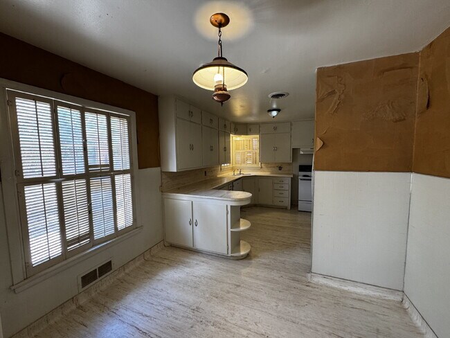 Foto del edificio - Stunning 3 Bedroom Home Located in the Medical District
