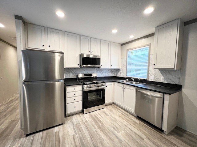 Foto principal - 25772 Nuway Ave