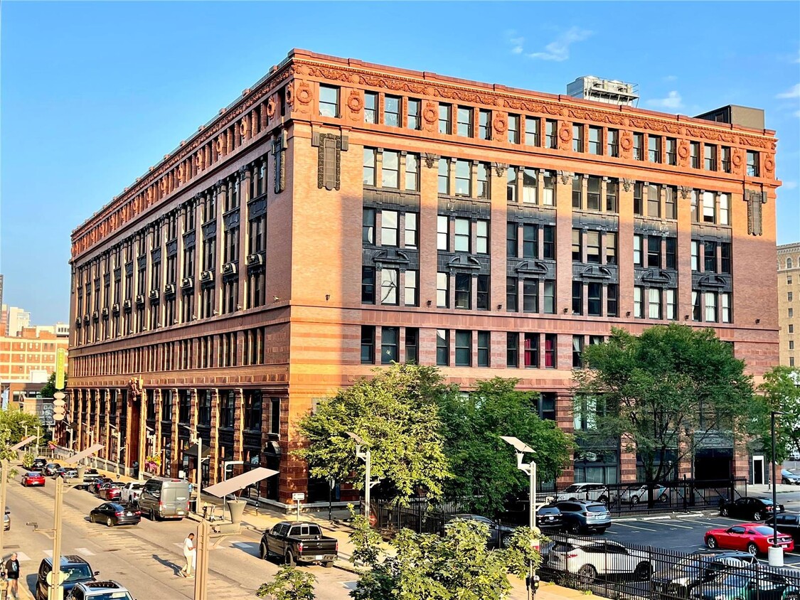 Primary Photo - 1520 Washington Ave