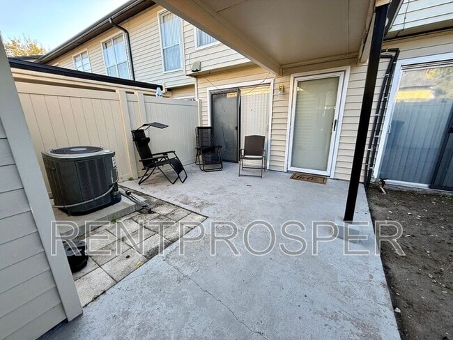 Foto del edificio - 1720 Potomac Ct