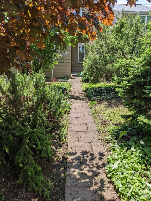 141 E Penn St, Carlisle, PA 17013 Townhome Rentals in Carlisle PA