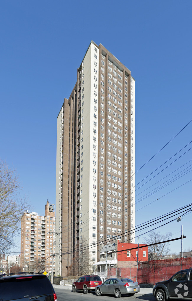 Building Photo - Tilden Towers II