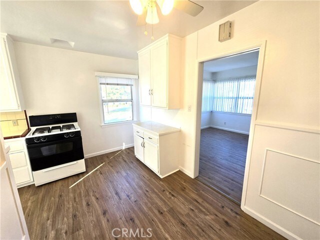 Foto del edificio - 662 W Glenoaks Blvd