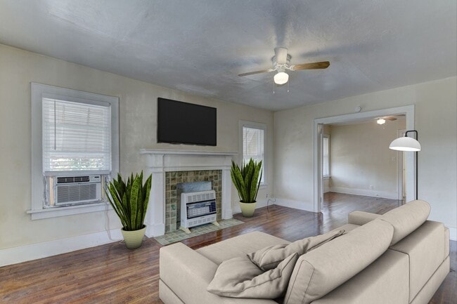 Building Photo - 1 bedroom, 1 bath apartment!