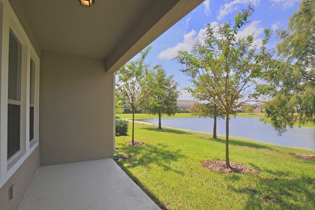 Building Photo - Modern 3/2.5 Spacious Townhome with Gorgeo...