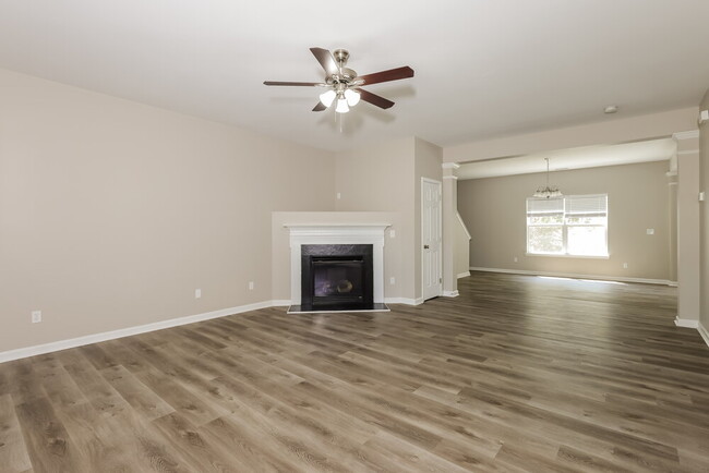 Building Photo - 3501 Pinkham Way