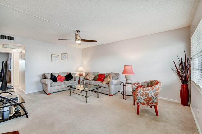 Building Photo - 3056 Cornwall C