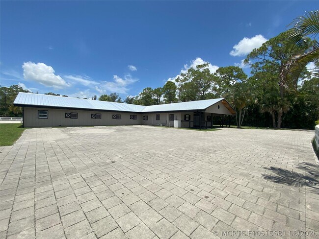 Foto del edificio - 2315 Deer Run Blvd