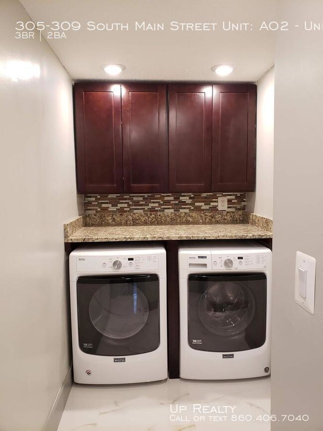 Foto del edificio - 3 bedroom in Middletown CT 06457