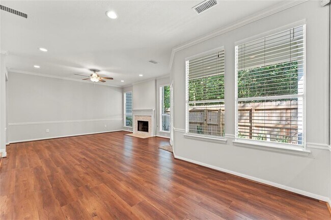 Building Photo - 43 S Spiral Vine Cir