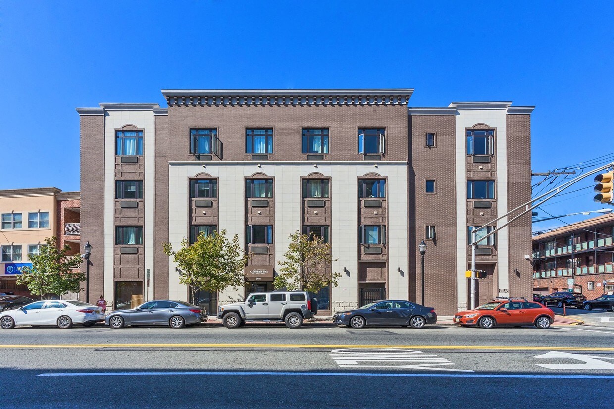 Primary Photo - 3611 Park Ave