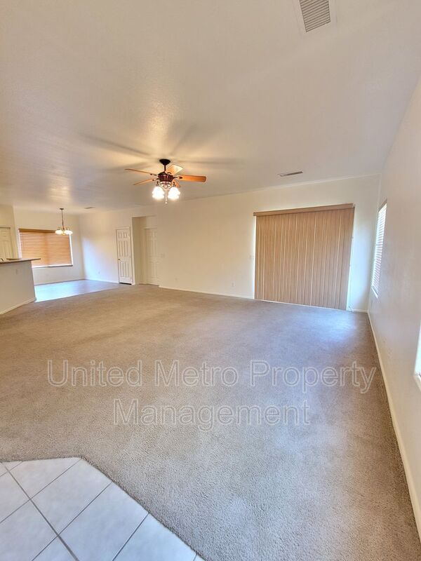 Building Photo - 609 W Rio Vista Ln