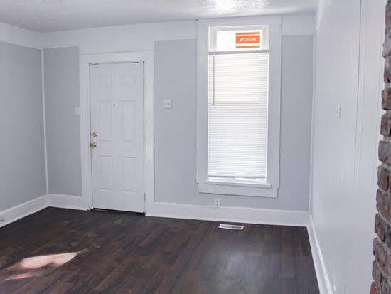 Building Photo - 1319 W 27th St