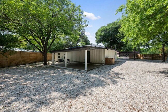 Building Photo - 9003 Capitol Dr