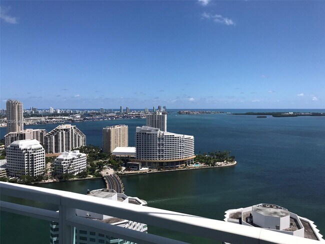 Foto del edificio - 950 Brickell Bay Dr