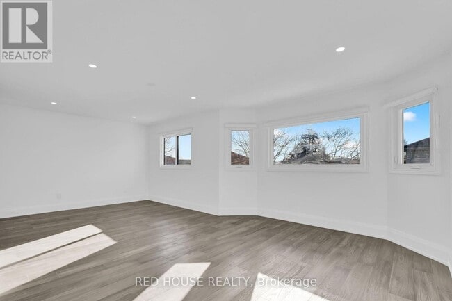 Building Photo - 985 Sandcliff Dr