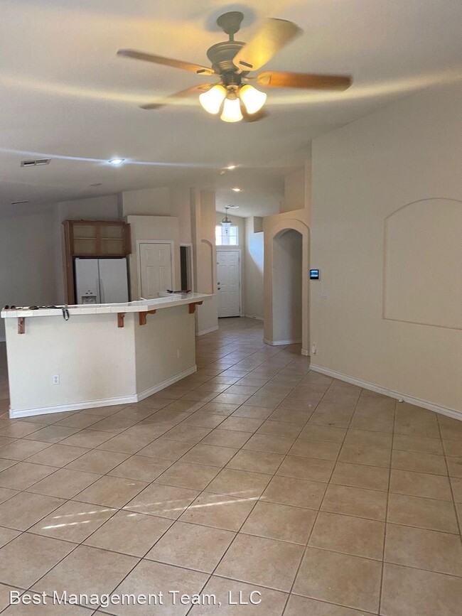 Building Photo - 10769 Hunter Mountain Ave