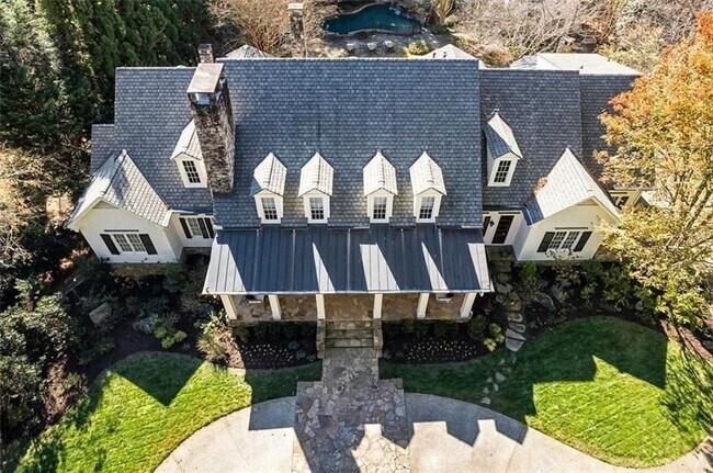 Building Photo - 5000 Long Island Dr