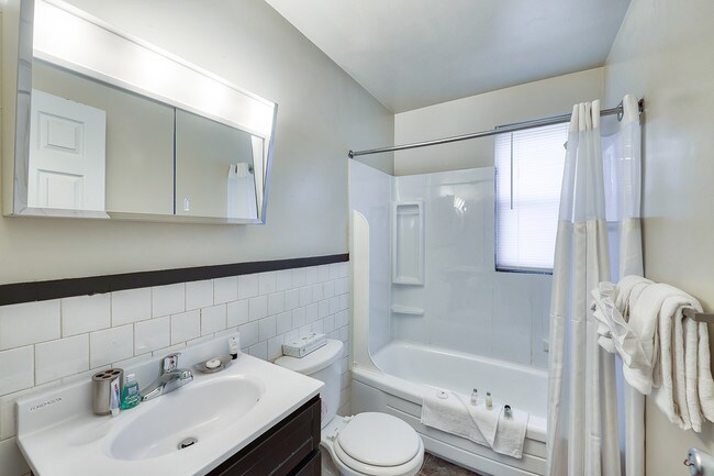 Foto del edificio - Northwest Townhomes