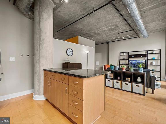 Foto del edificio - 301 Massachusetts Ave NW