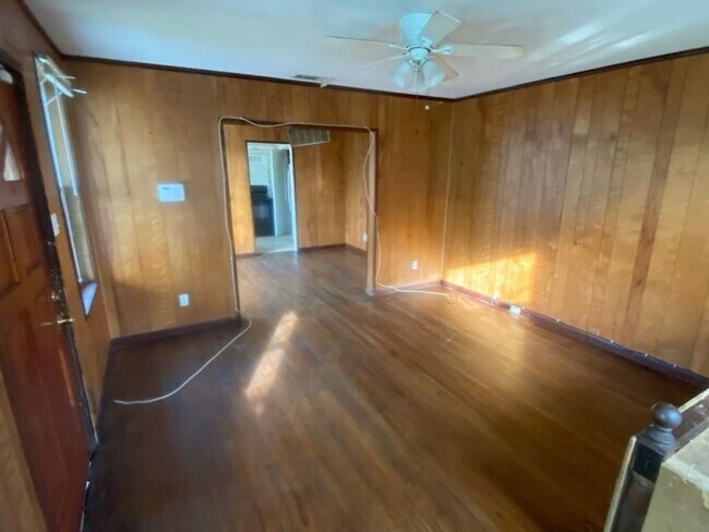 Foto del edificio - !!!Available Now!!!