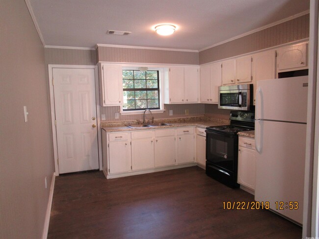 Building Photo - 24 Linder Rd