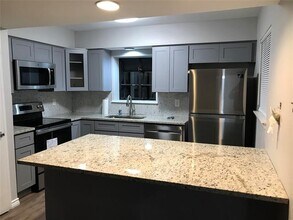 Building Photo - 15221 Berry Trail
