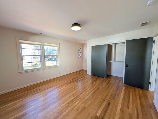 Foto del edificio - Great West Asheville Location!