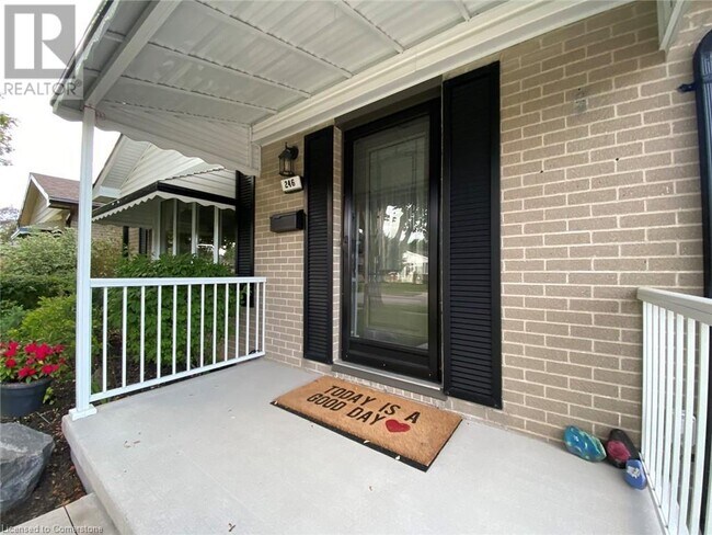 Building Photo - 246 Admiral Dr