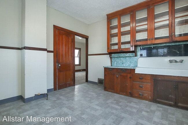 Building Photo - 2 br, 1 bath House - 1101 E 66th Street #1