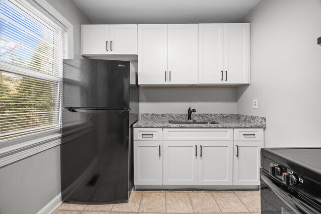 Foto del edificio - 300 Chamberlain St