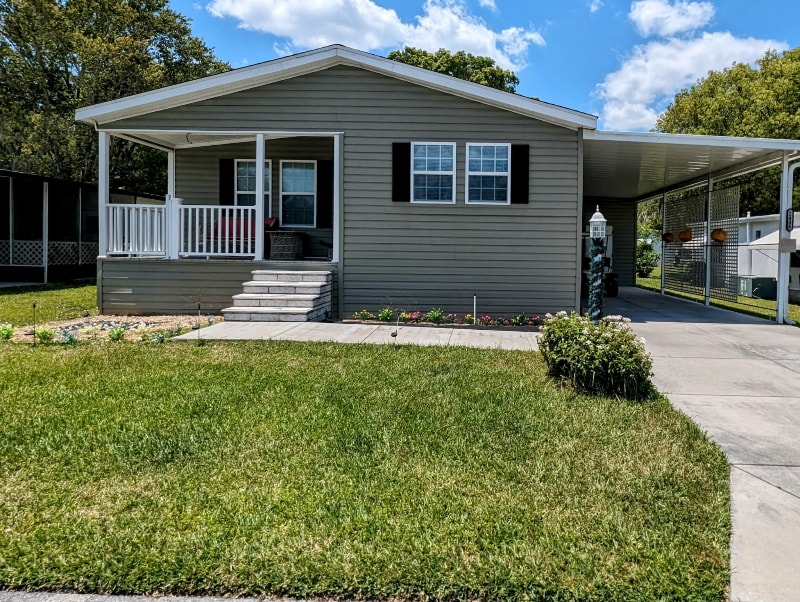 Primary Photo - 2416 Leeson St