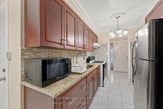 Photo du bâtiment - 85 Autumn Blvd