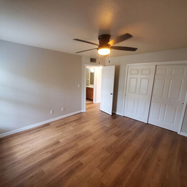 Foto del edificio - 2 Bedroom 1 Bathroom Condo available now i...