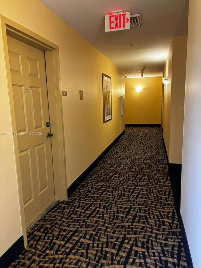 Foto del edificio - 8395 SW 73rd Ave