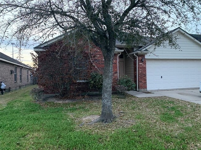 Building Photo - 1215 Colonial Manor Dr