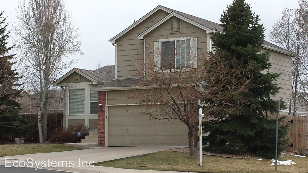 Foto principal - 22106 E Lake Ave