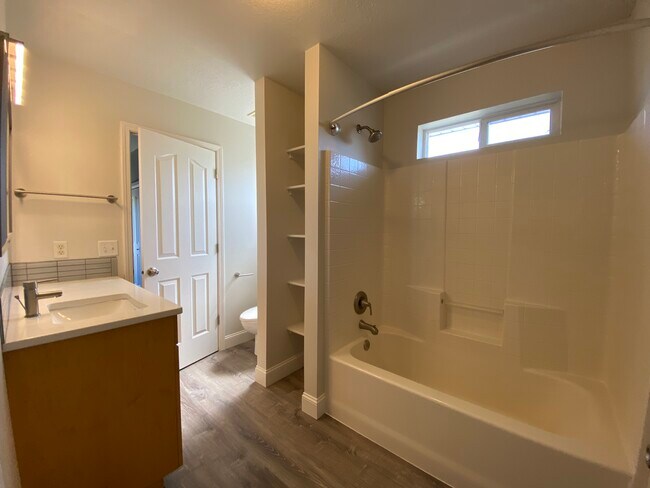 Foto del edificio - 870 N 30th St