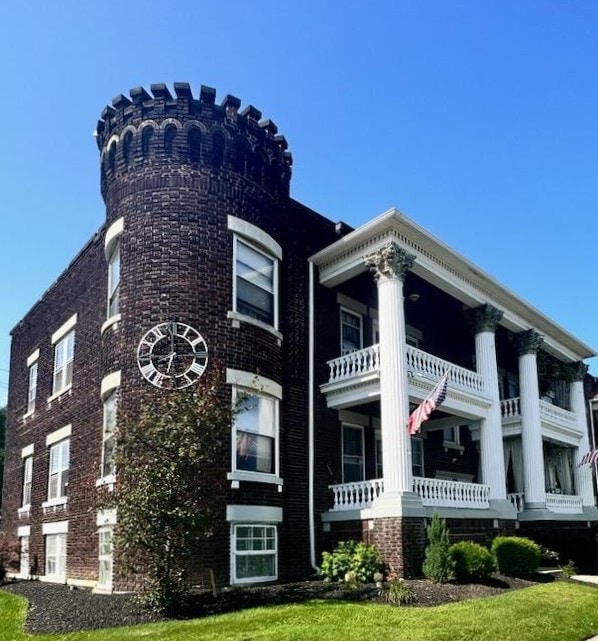 Building Photo - Clifton Two Apartments