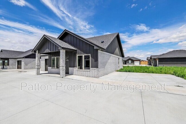 Foto del edificio - 8889 Redbud Rd