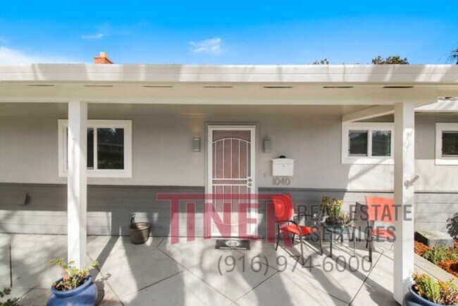 Foto del edificio - 1040 Hampton Rd