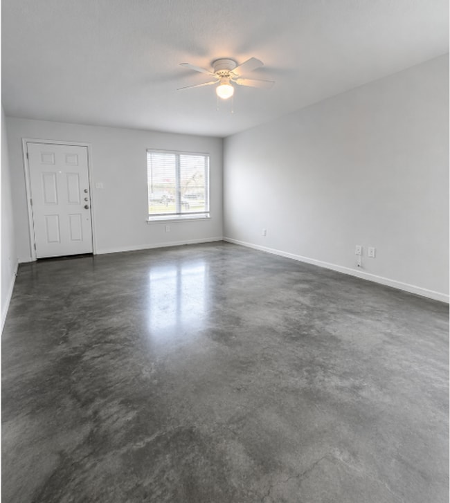 Building Photo - AVAILABLE NOW; APPLY TODAY ON OUR WEBSITE- 1 MONTH FREE