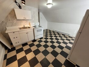Building Photo - 273 Merrimack St