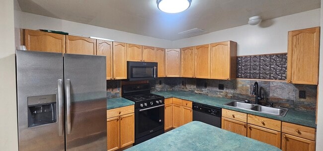 Building Photo - 9 E Calabash Ct