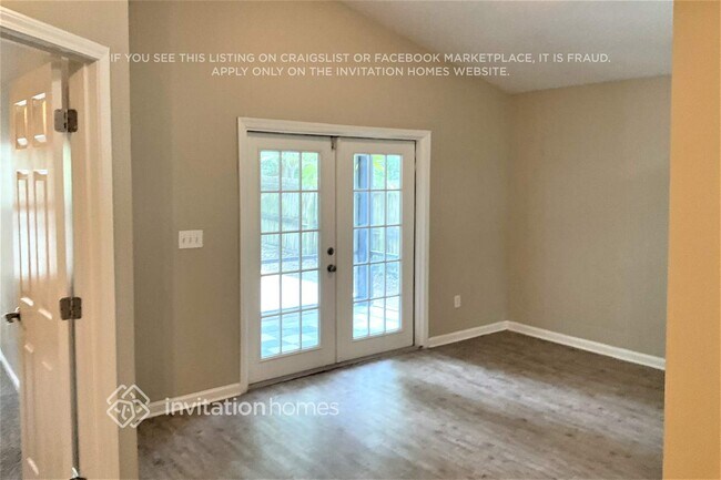 Building Photo - 863 S Lilac Loop