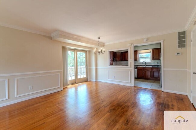 Foto del edificio - 945 Stormont Cir
