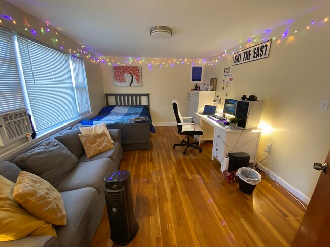 Foto del edificio - 265 Corey Rd