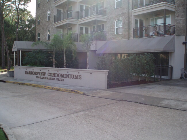 Building Photo - 500 Lake Marina Ave
